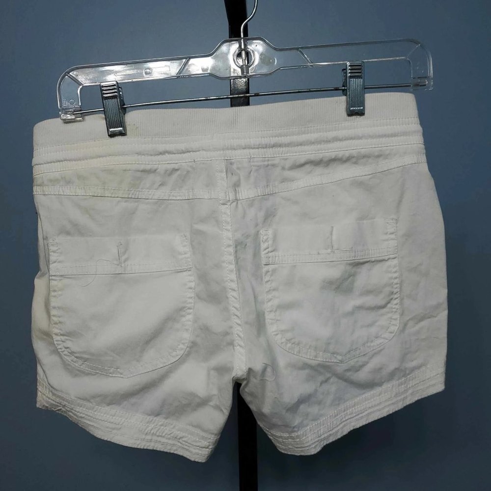 3/$15 Audrey Lane Womens White Shorts With Pockets |Size: M (9-10)